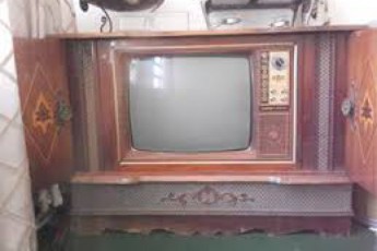 تلویزیون قدیمی در دکوراسیون
